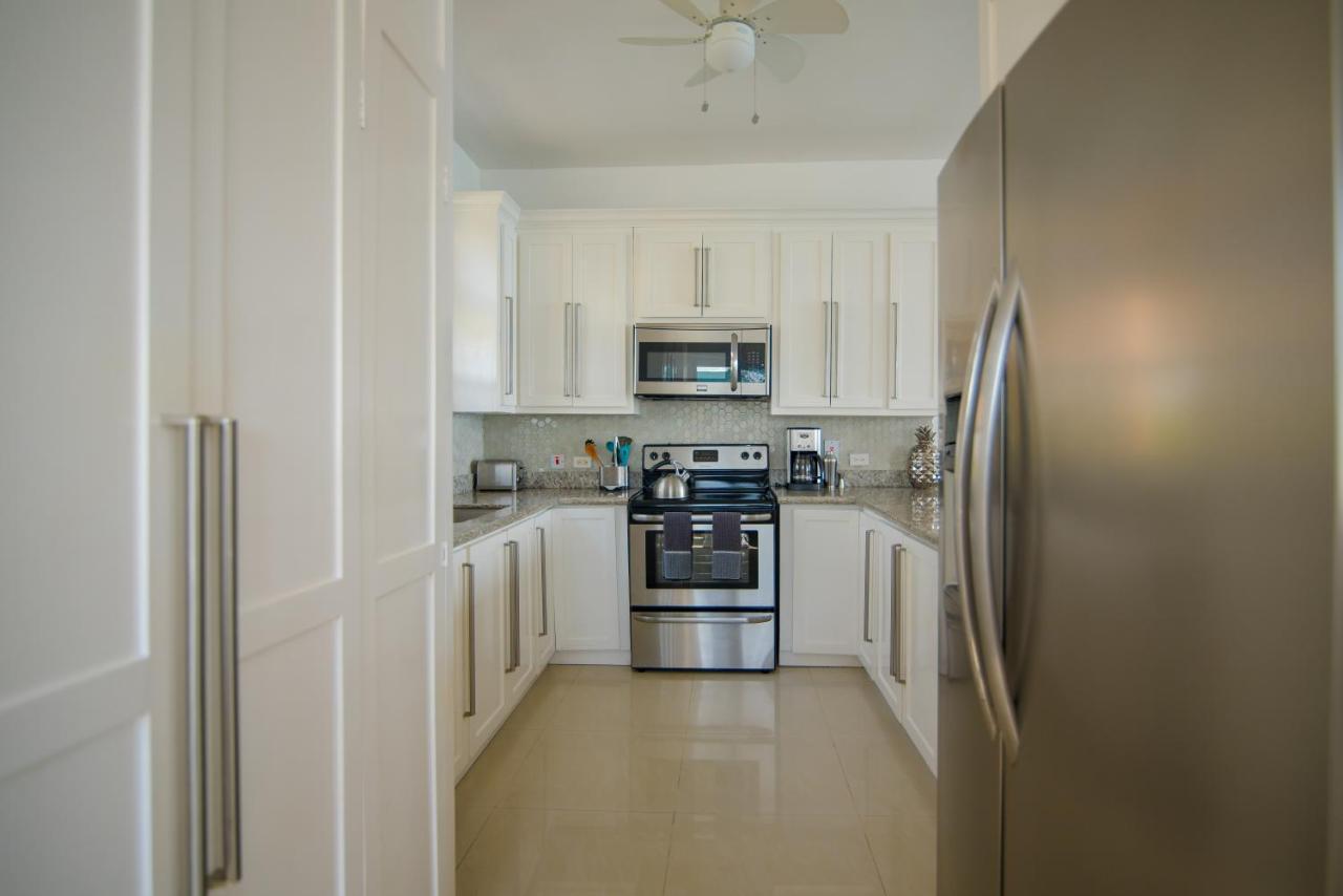 Ocho Rios Penthouse At Whispering Seas Apartman Kültér fotó