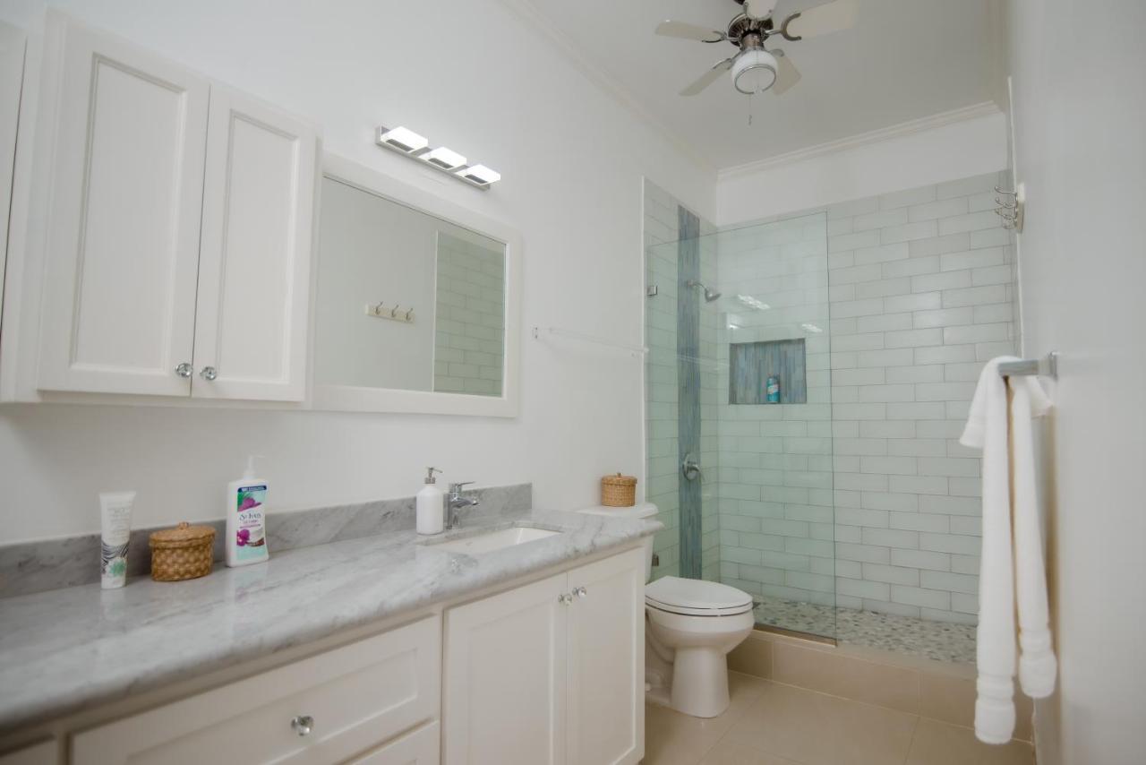 Ocho Rios Penthouse At Whispering Seas Apartman Kültér fotó