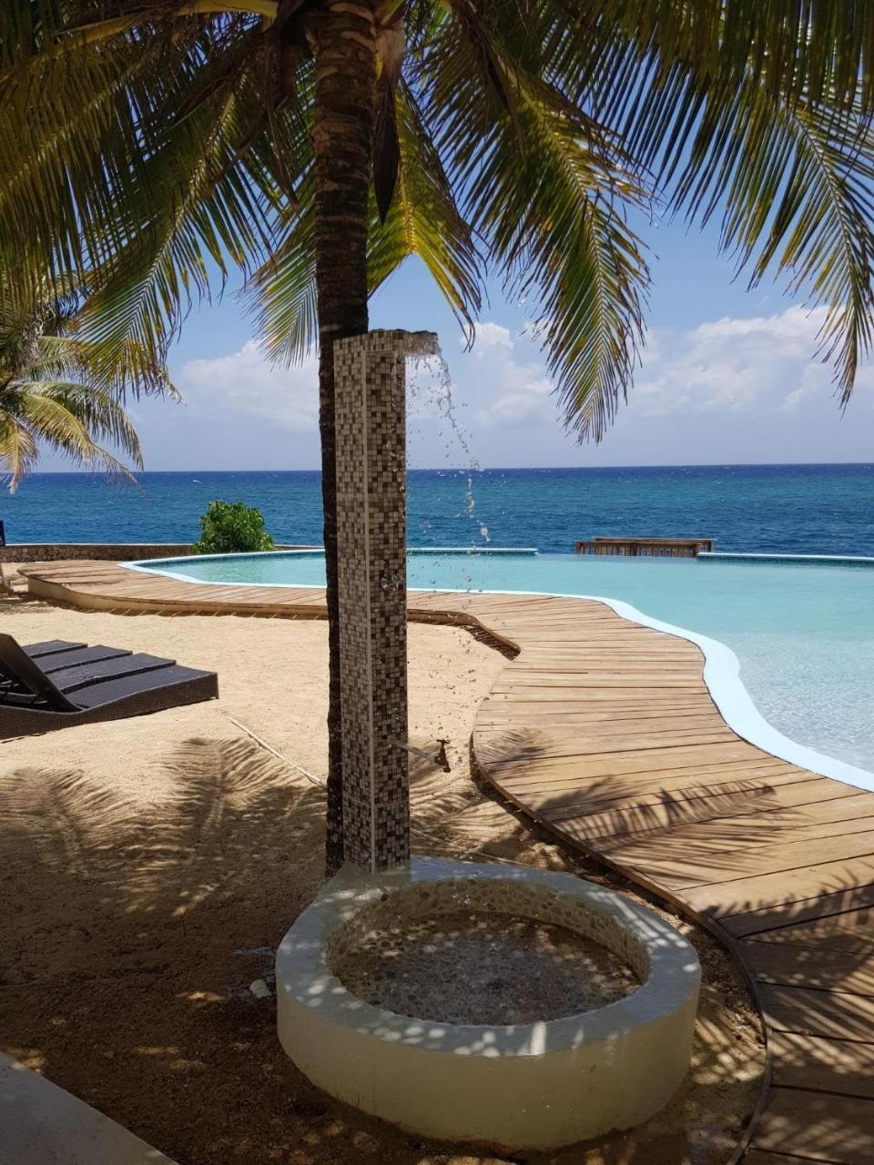 Ocho Rios Penthouse At Whispering Seas Apartman Kültér fotó