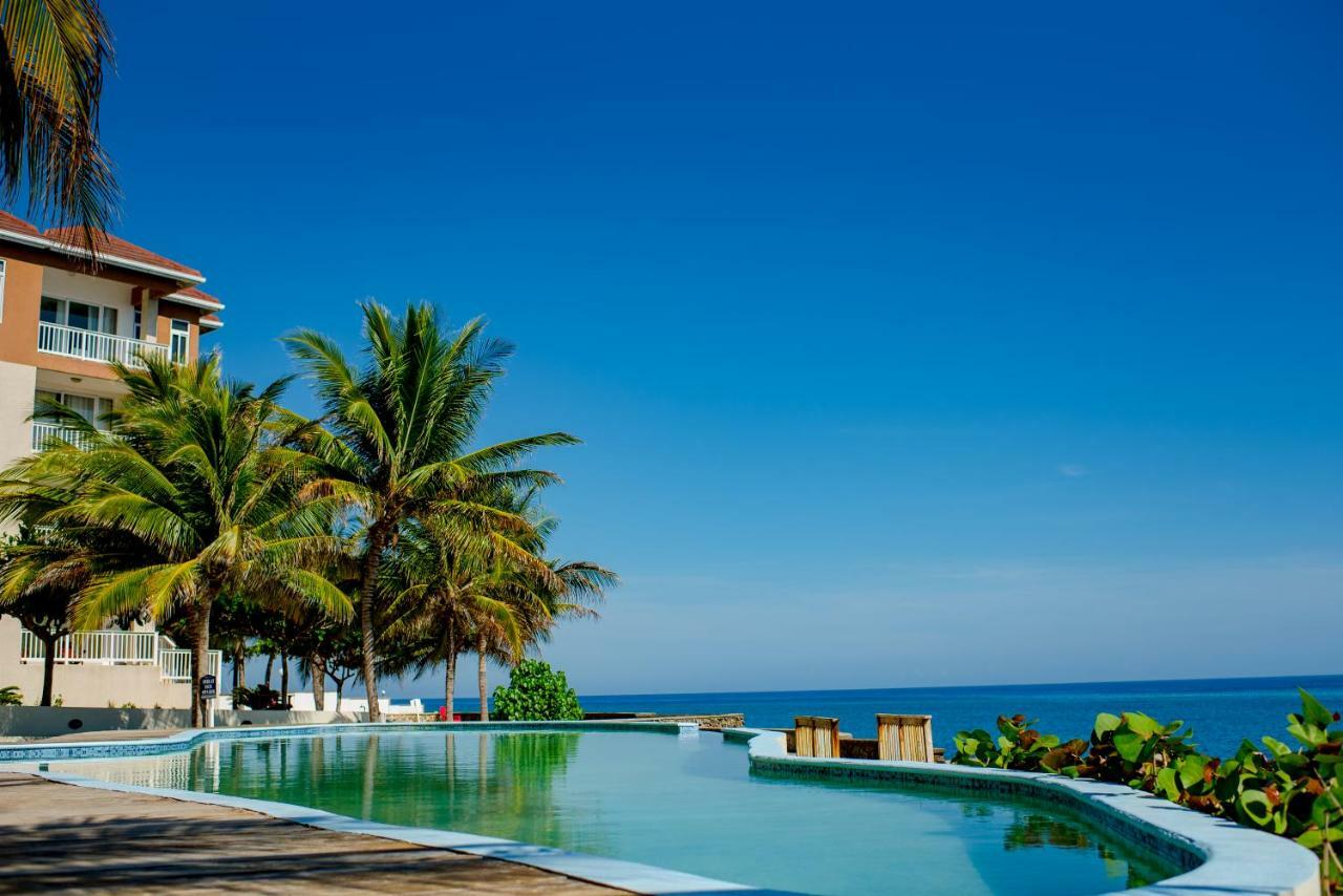 Ocho Rios Penthouse At Whispering Seas Apartman Kültér fotó
