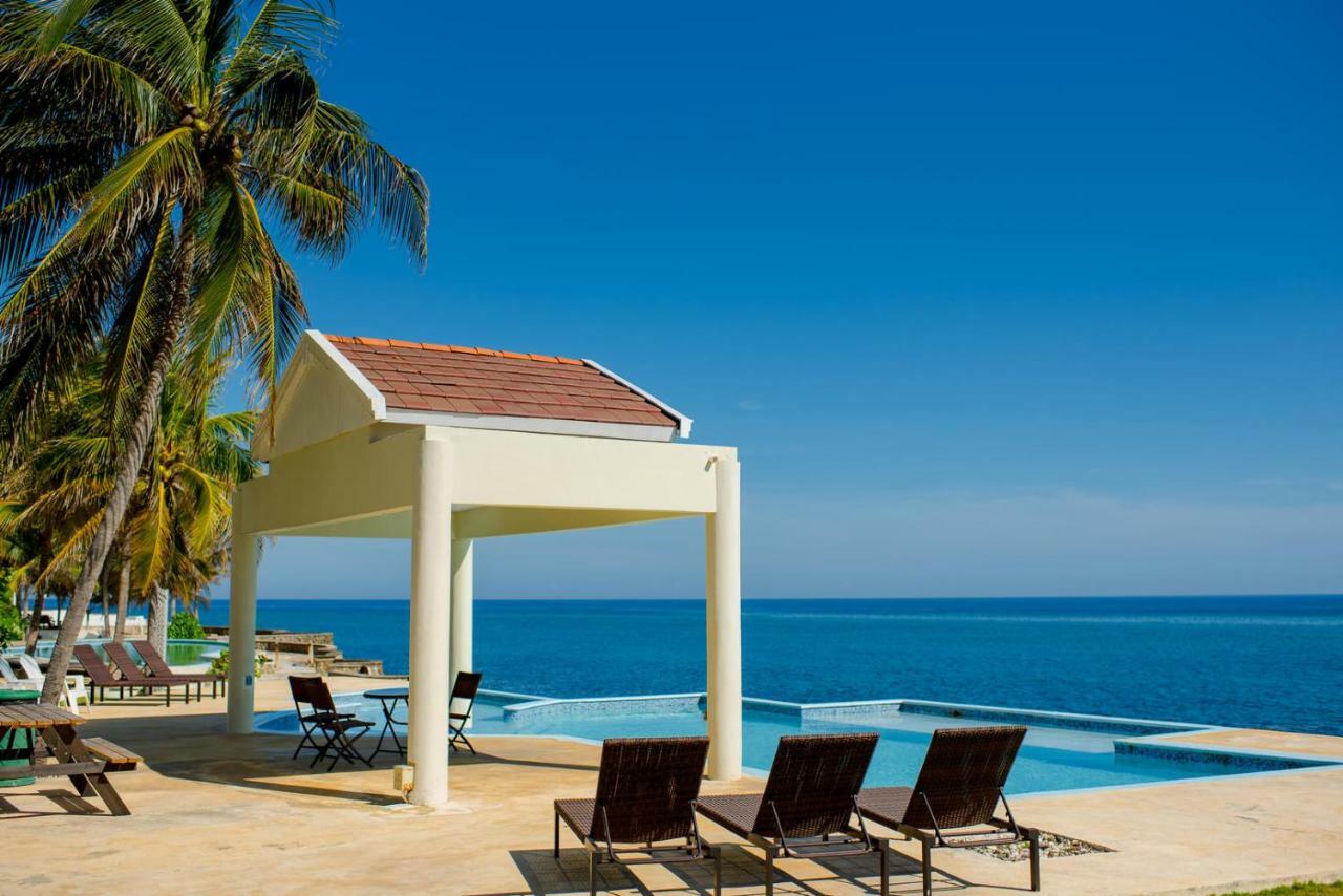 Ocho Rios Penthouse At Whispering Seas Apartman Kültér fotó