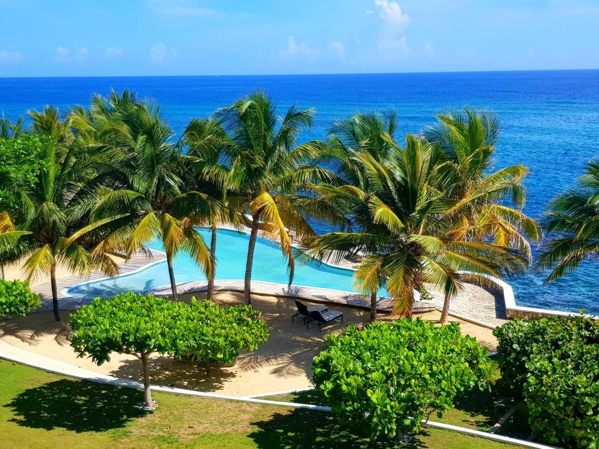 Ocho Rios Penthouse At Whispering Seas Apartman Kültér fotó